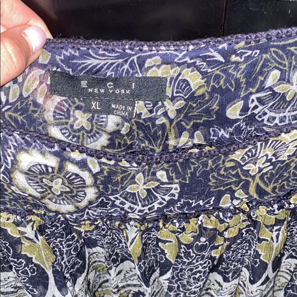 ECI Patterned Blouse - Picture 2 of 3
